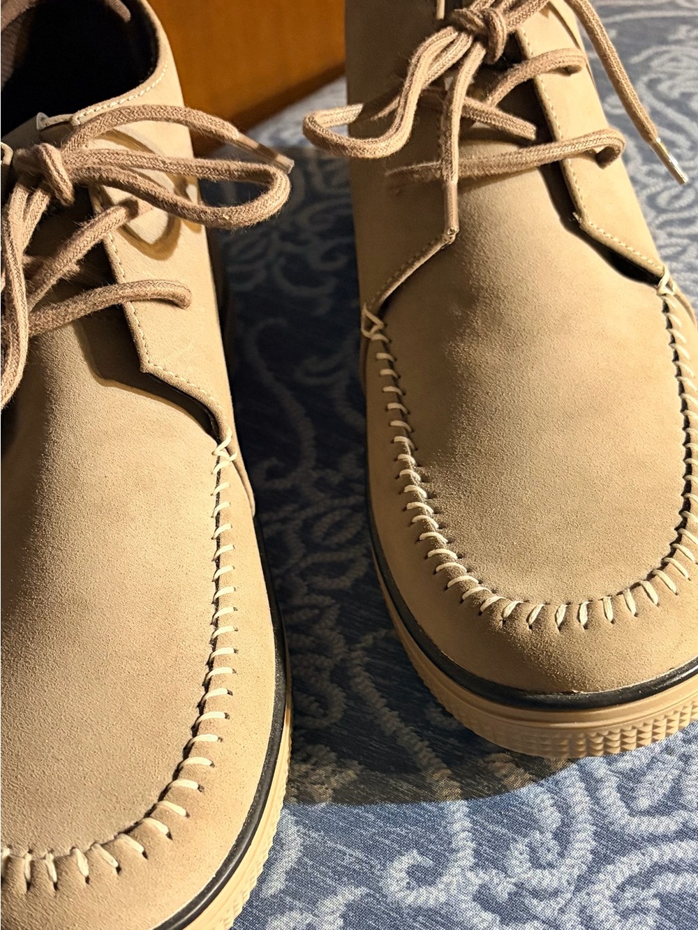 Kenneth Cole Men's Chukka Boots in Beige Size 10.5